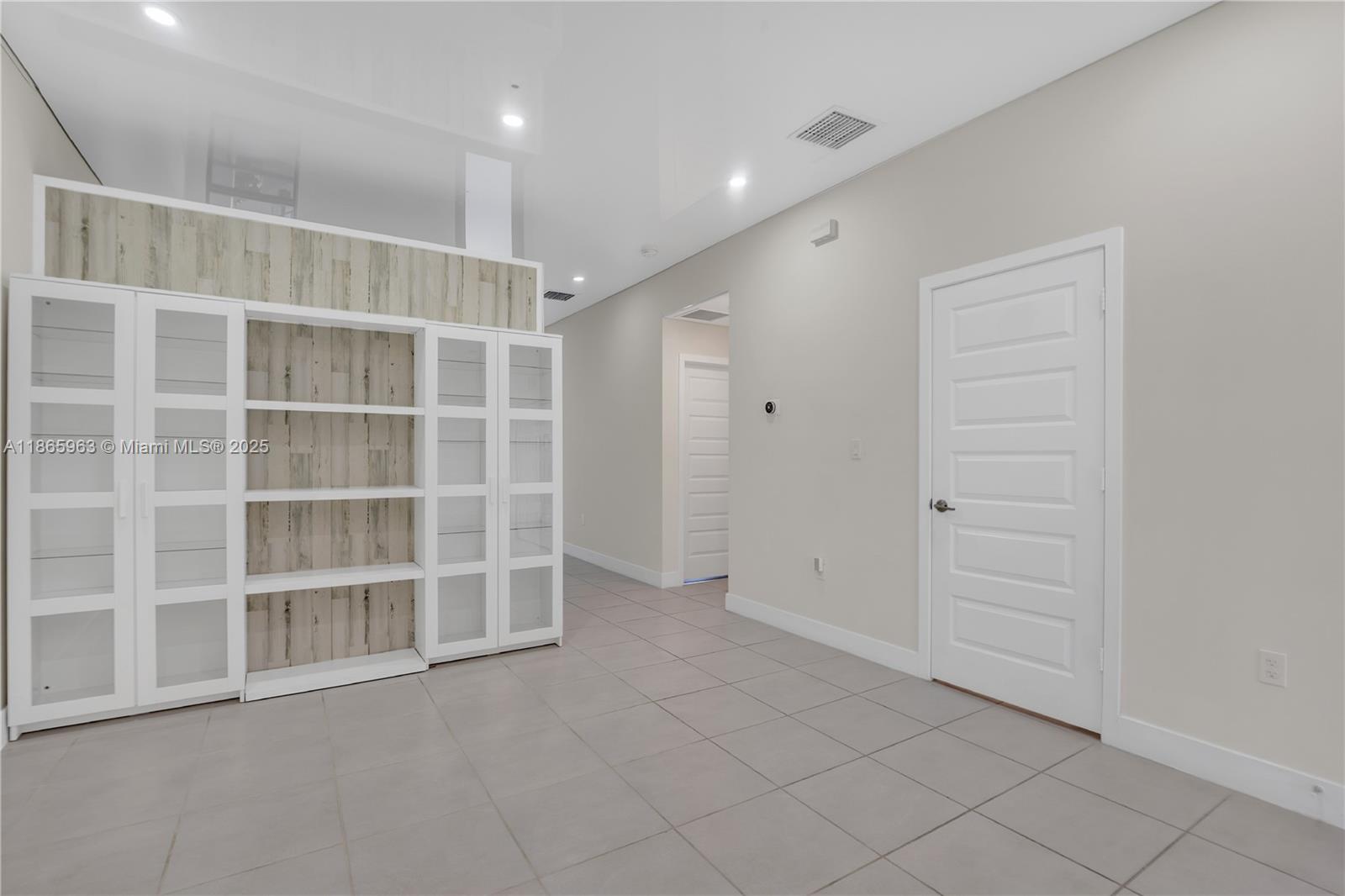 APEX AT PARK CENTRAL COND - Residential