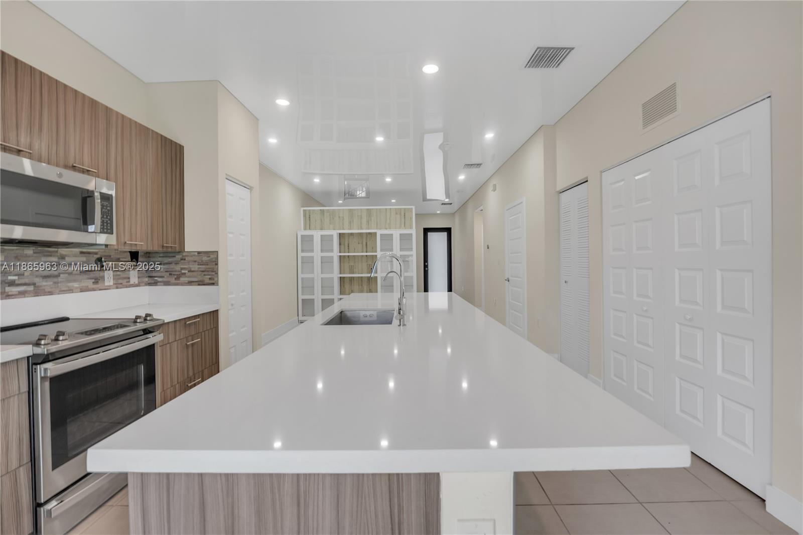 APEX AT PARK CENTRAL COND - Residential