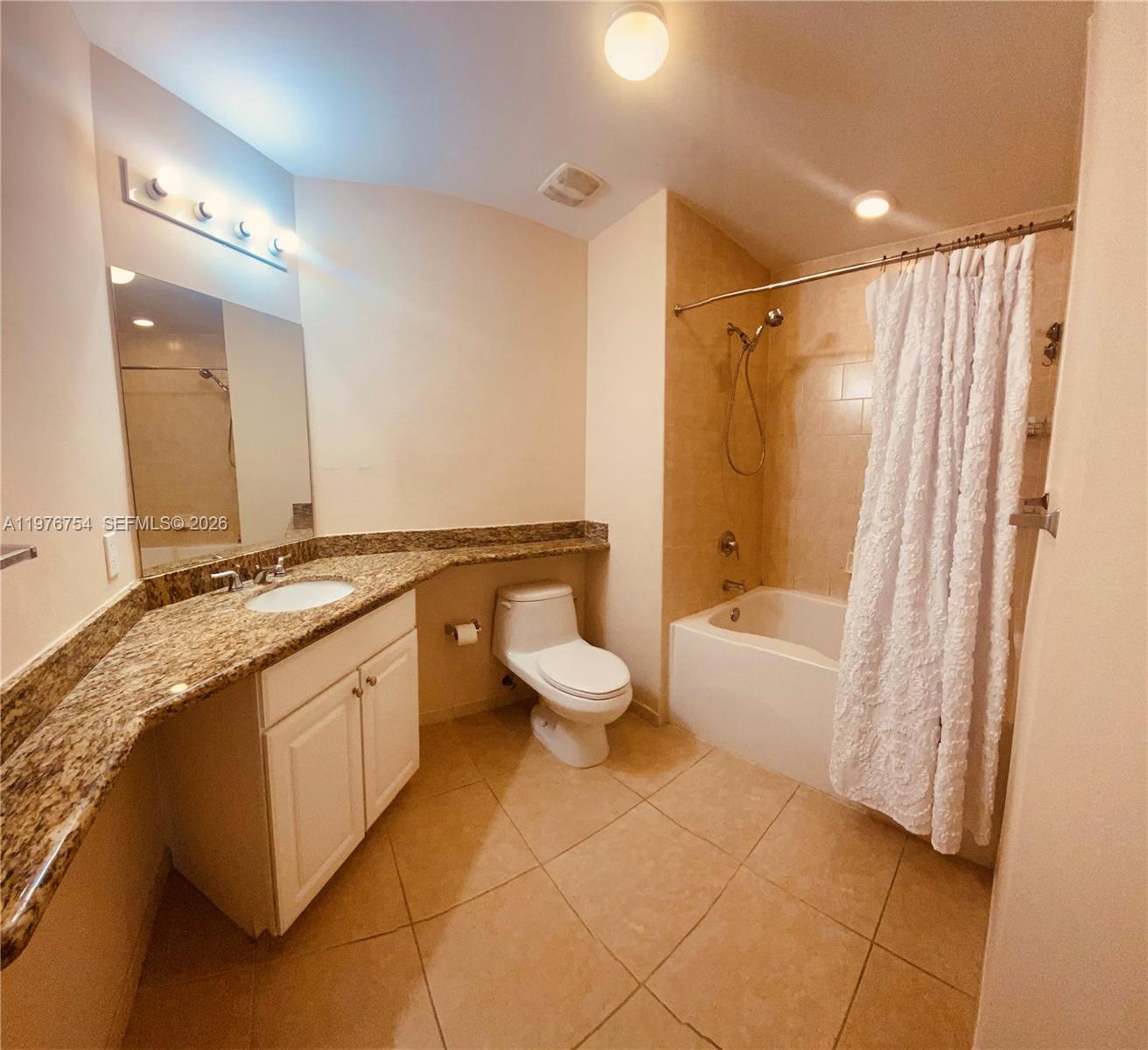 ALAQUA CONDO - Residential Lease