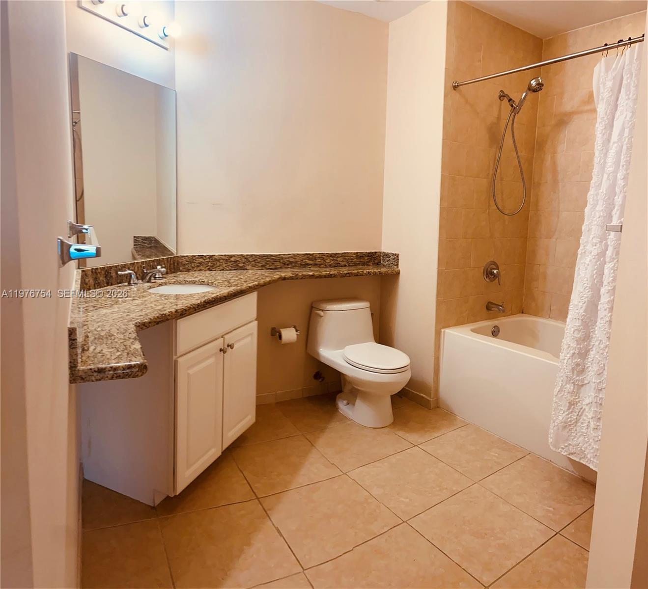 ALAQUA CONDO - Residential Lease