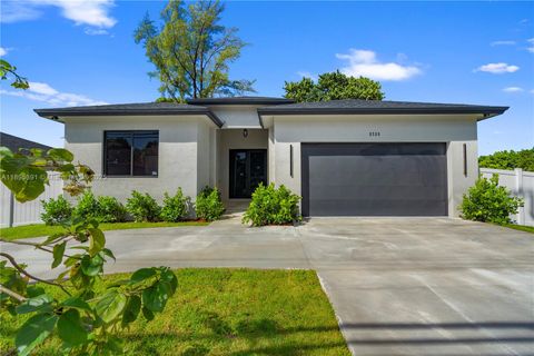 2725 NW 21st Ave Oakland Park FL 33311