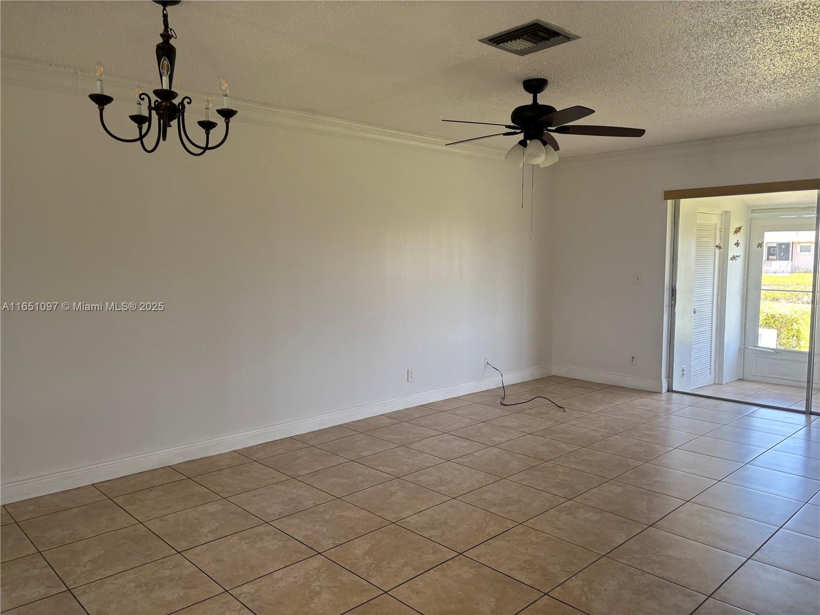 Cresthaven Villas Condo 3 - Residential