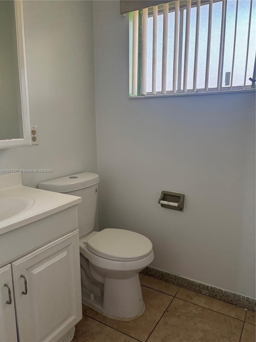 Cresthaven Villas Condo 3 - Residential