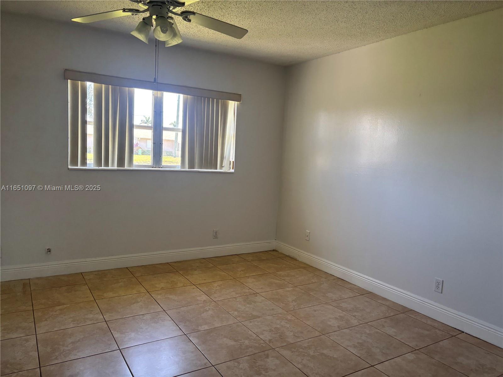 Cresthaven Villas Condo 3 - Residential