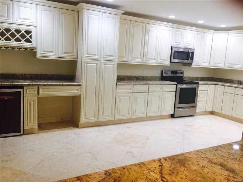 HOLLYWOOD LAKES SECTION 1 - Residential