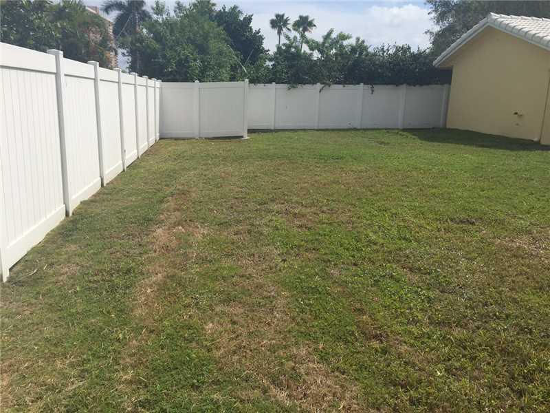 HOLLYWOOD LAKES SECTION 1 - Residential