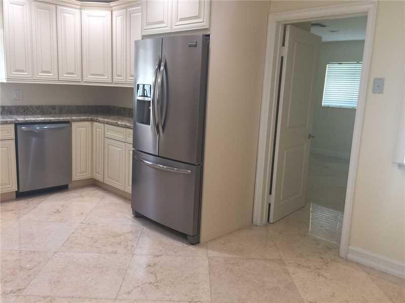 HOLLYWOOD LAKES SECTION 1 - Residential