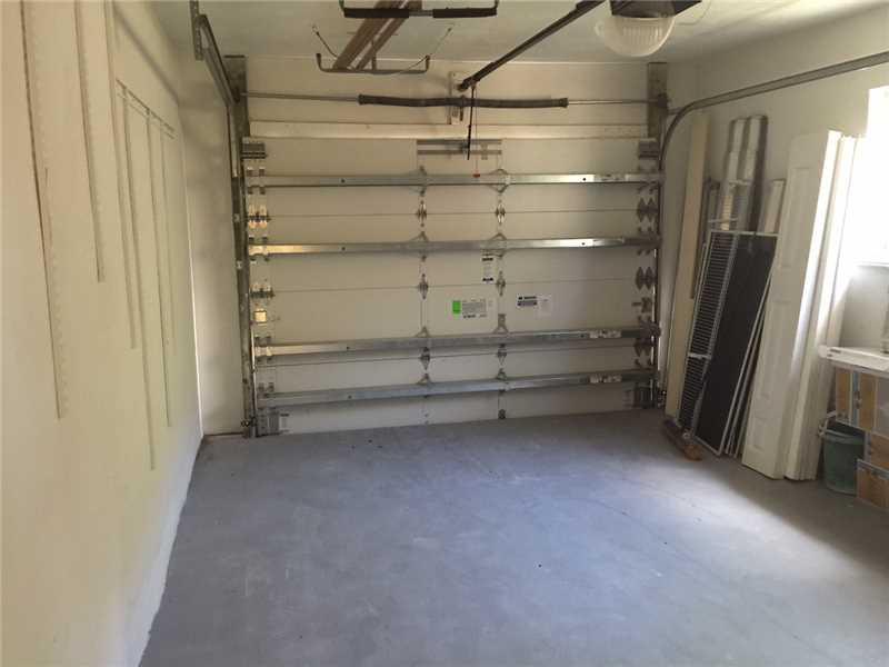 HOLLYWOOD LAKES SECTION 1 - Residential