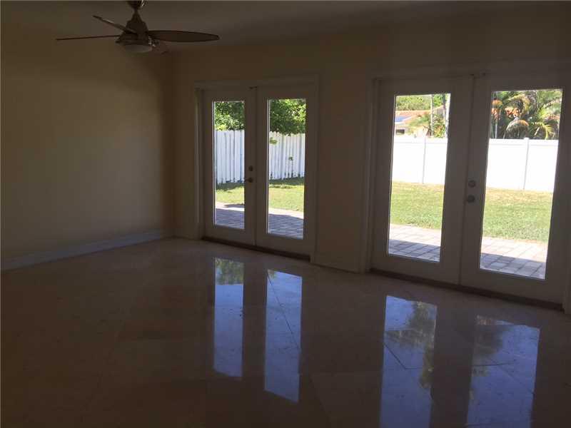 HOLLYWOOD LAKES SECTION 1 - Residential