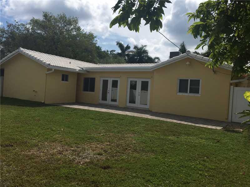 HOLLYWOOD LAKES SECTION 1 - Residential