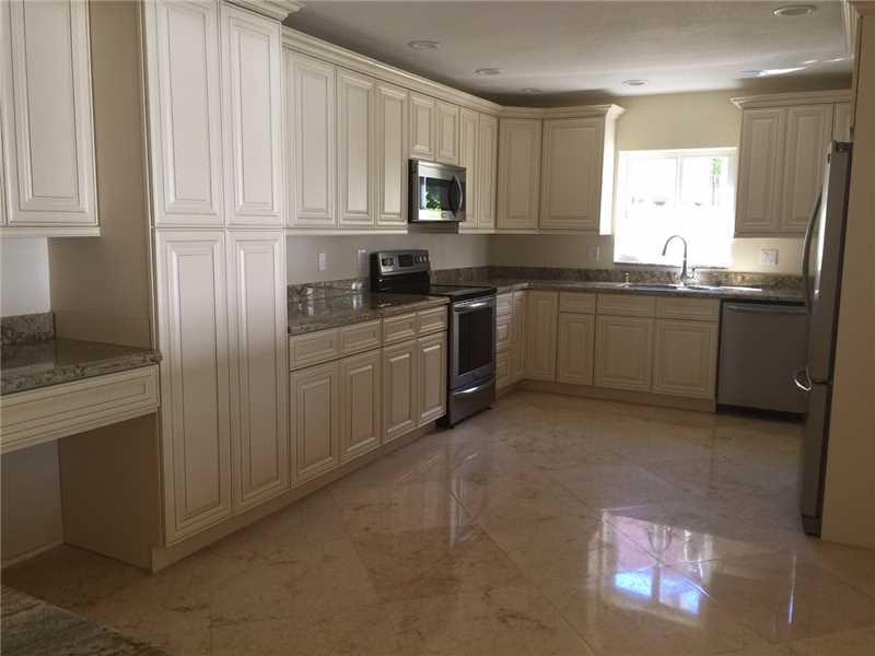 HOLLYWOOD LAKES SECTION 1 - Residential