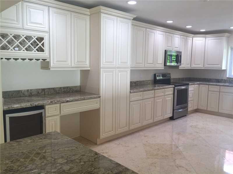 HOLLYWOOD LAKES SECTION 1 - Residential