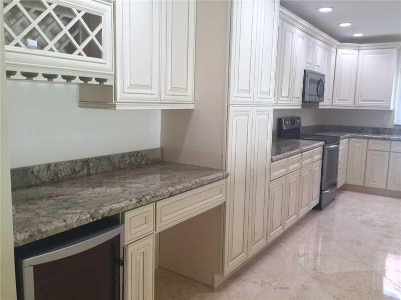 HOLLYWOOD LAKES SECTION 1 - Residential