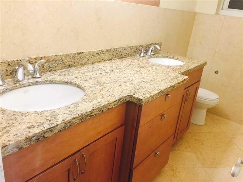 HOLLYWOOD LAKES SECTION 1 - Residential