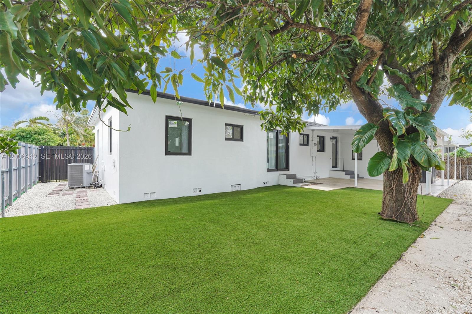 PALM SPRINGS 1ST ADDN - Residential