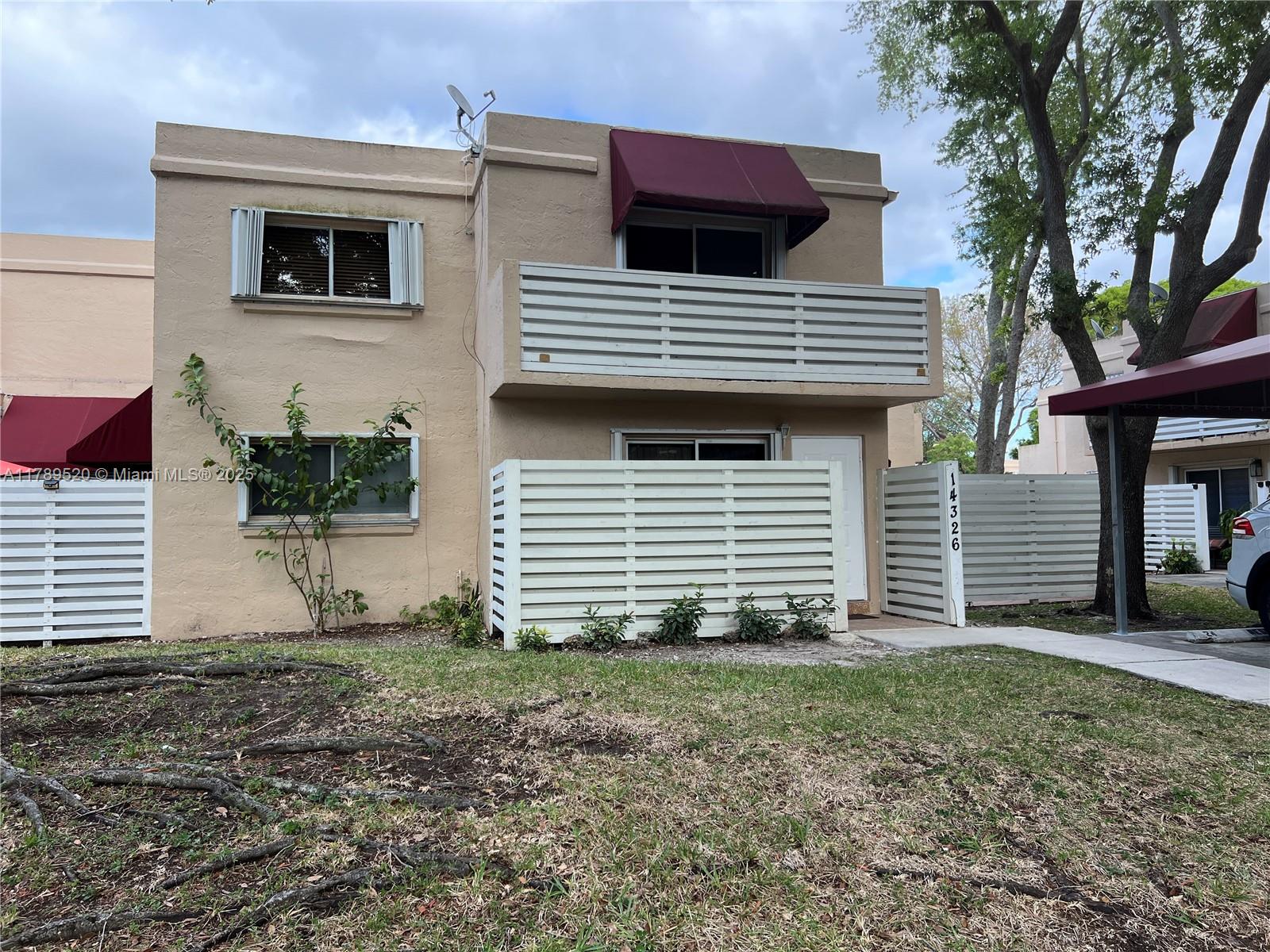 Rental Property at 14326 Sw 97th Ter 14326, Miami, Broward County, Florida - Bedrooms: 3 
Bathrooms: 3  - $3,000 MO.