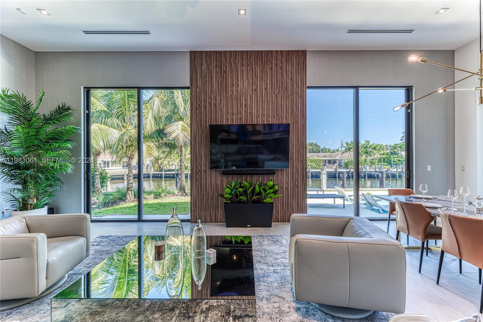 CORAL RIDGE COUNTRY CLUB - Residential Lease