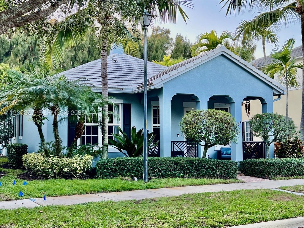 Photo of 184 W Bay Cedar Cir, Jupiter, FL 33458 (MLS # A11935827)