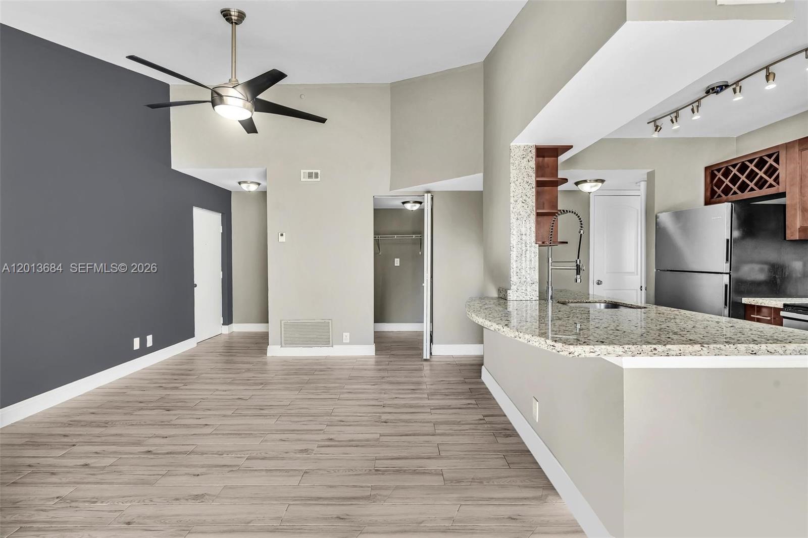 5686 Rock Island Rd 127