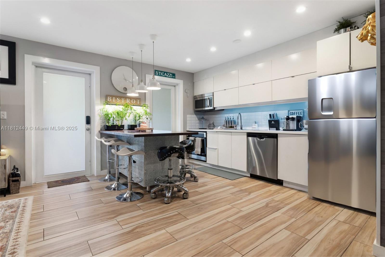 PARK SQUARE CONDO - Residential