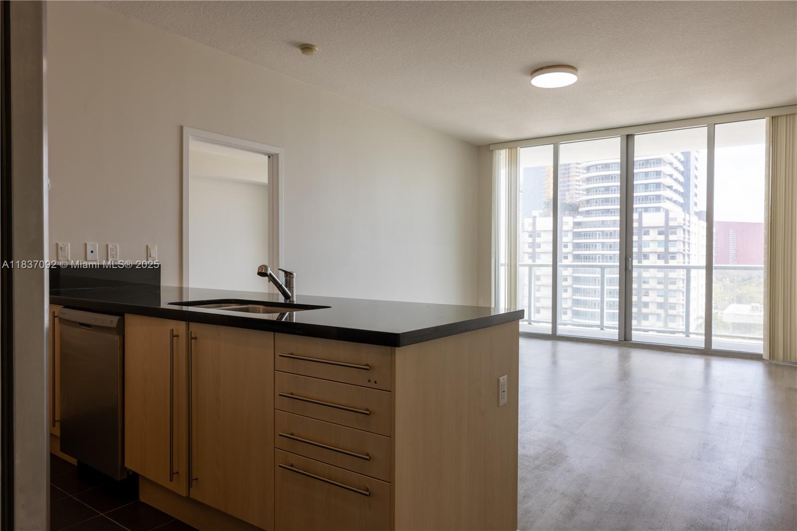 79 SW 12th St 1403-S
