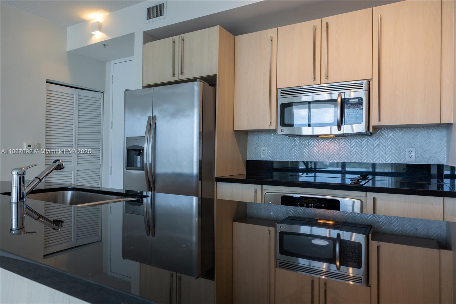 79 SW 12th St 1403-S