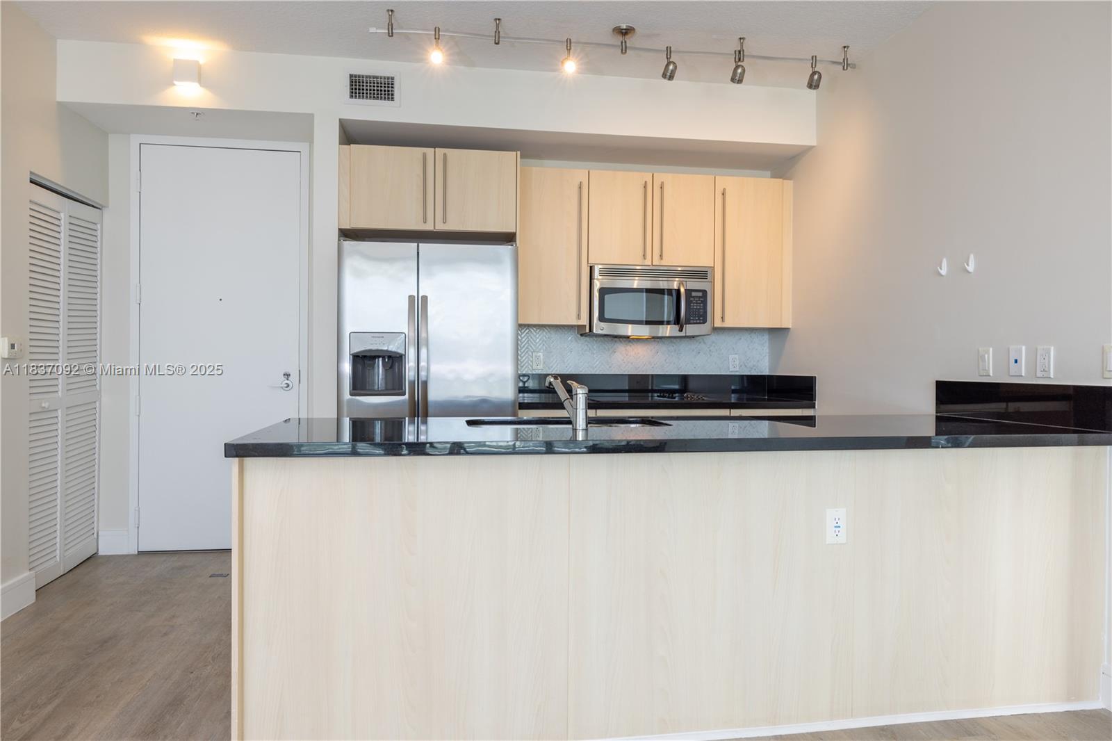 79 SW 12th St 1403-S