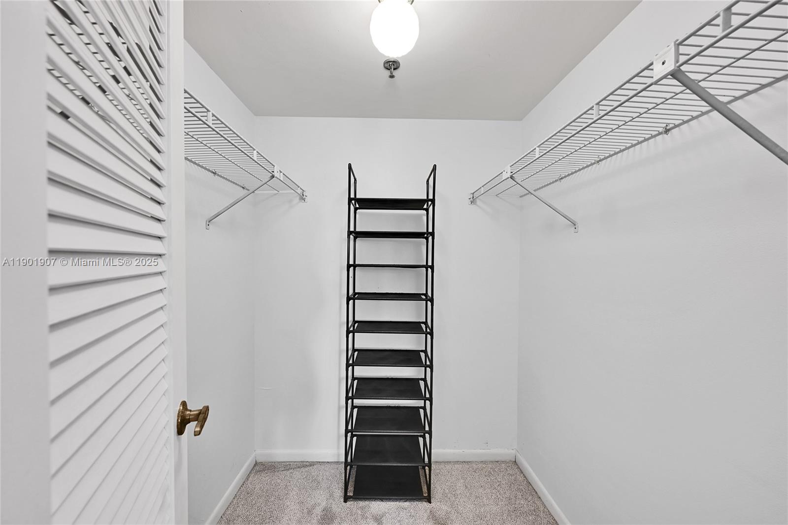 ROLLING HILLS GOLF AND - Residential Lease