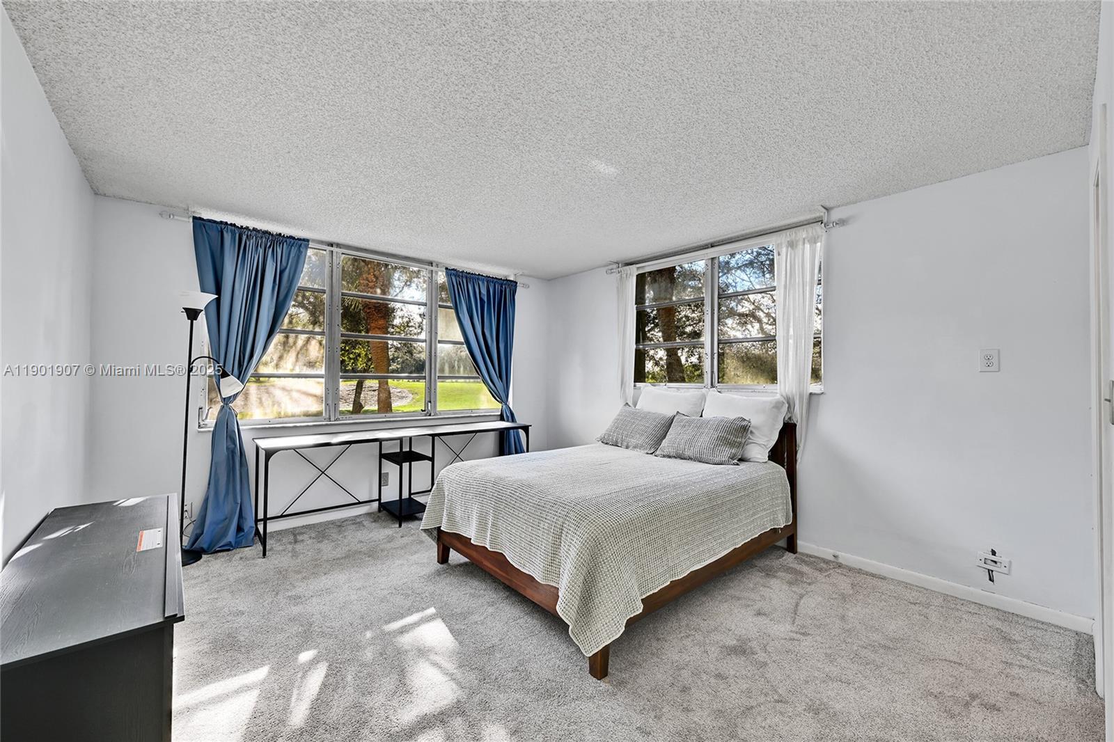 ROLLING HILLS GOLF AND - Residential Lease