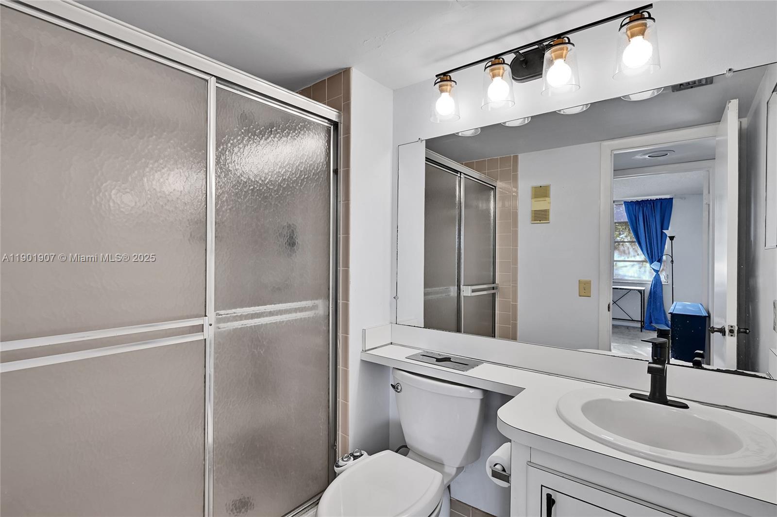 ROLLING HILLS GOLF AND - Residential Lease