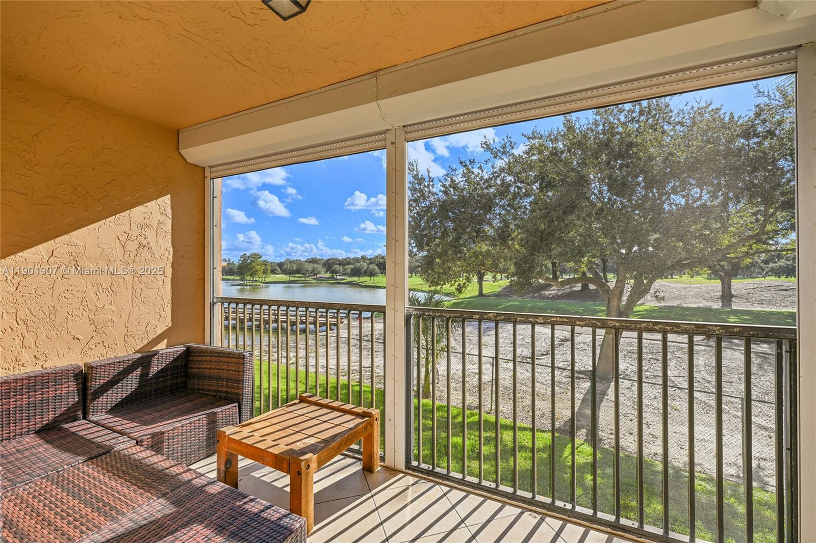 ROLLING HILLS GOLF AND - Residential Lease