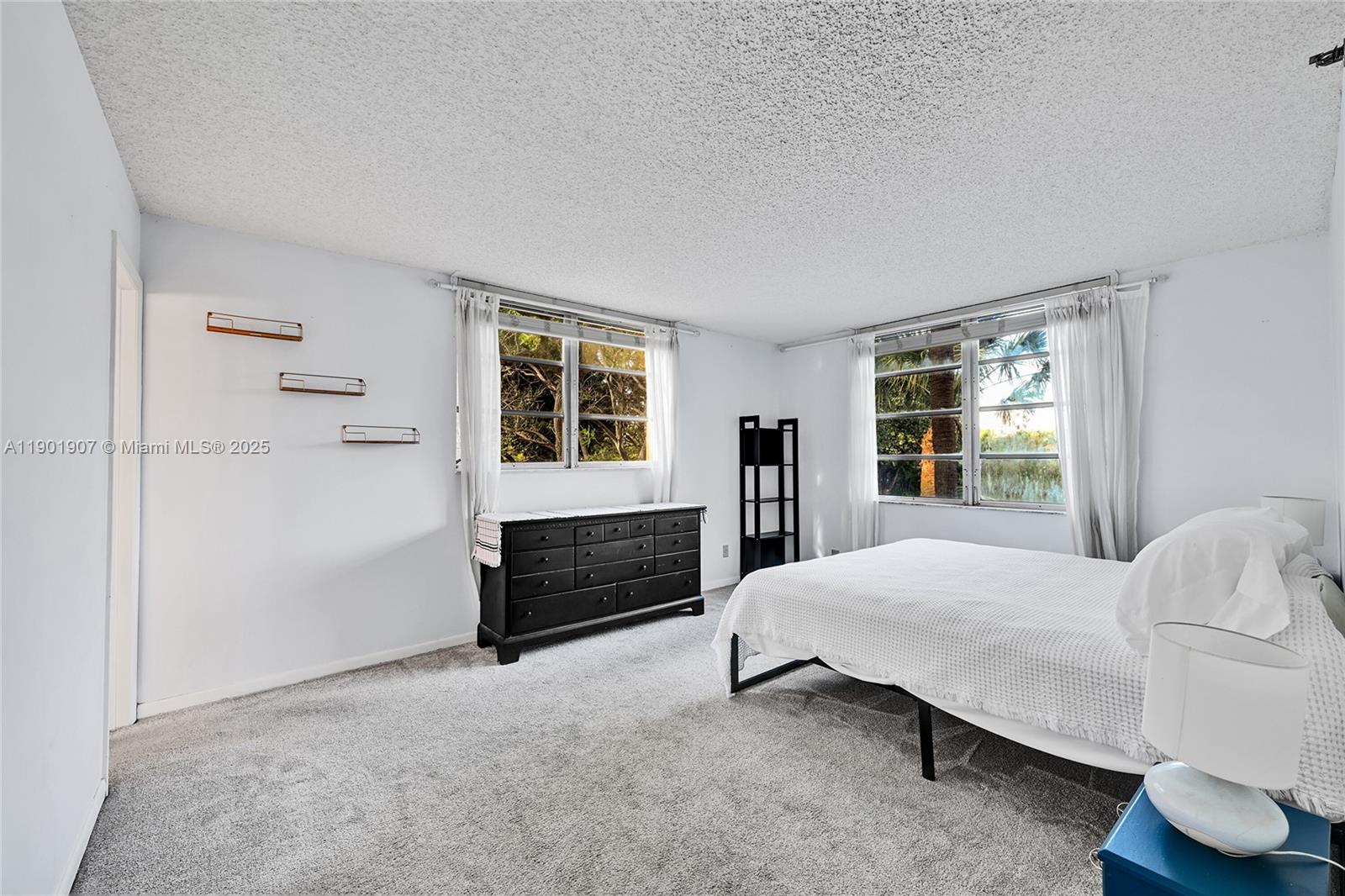 ROLLING HILLS GOLF AND - Residential Lease