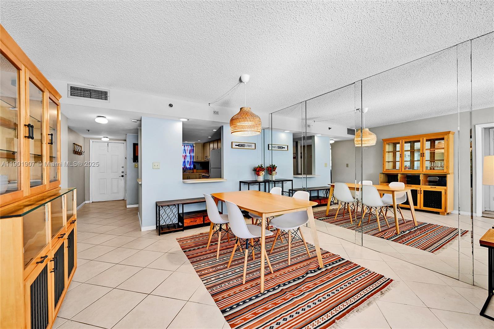 ROLLING HILLS GOLF AND - Residential Lease