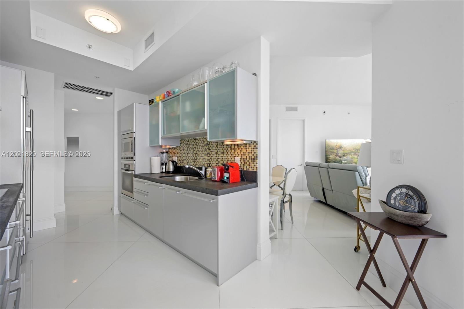 TRUMP ROYALE CONDO - Residential