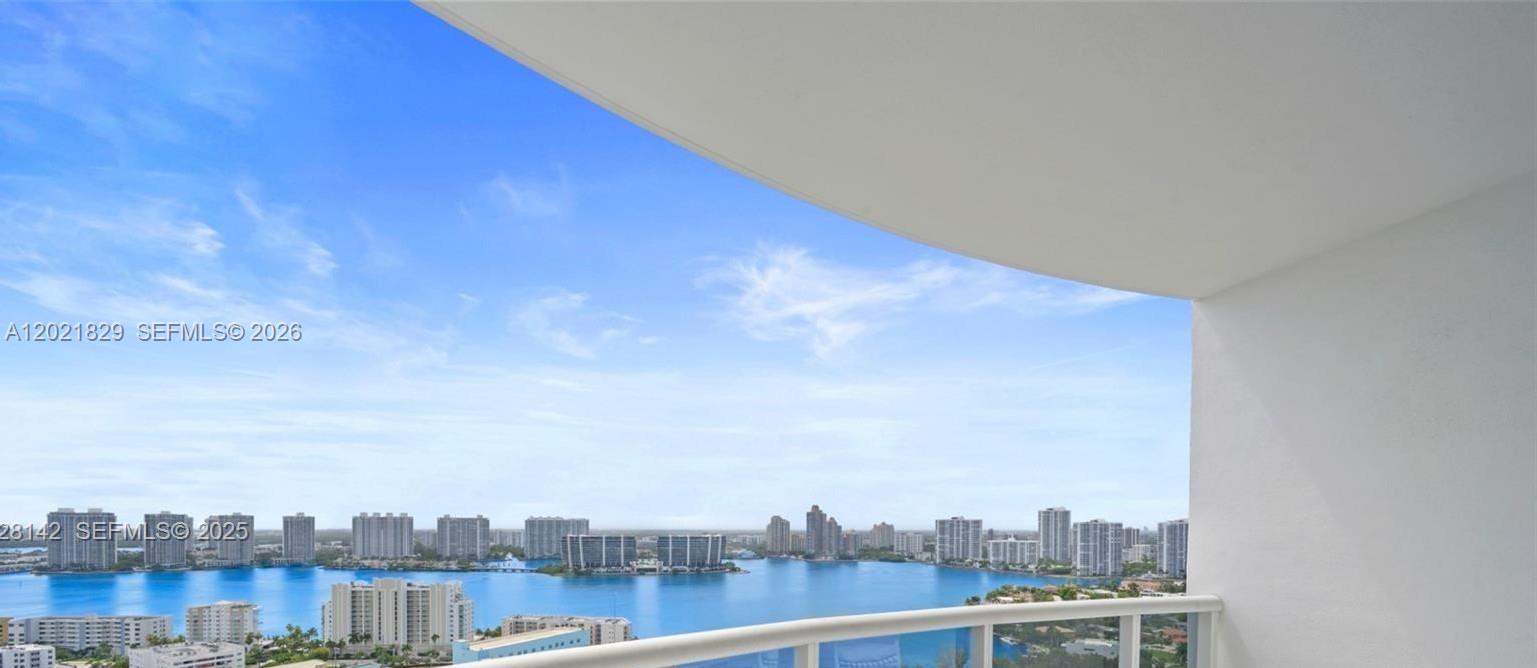 TRUMP ROYALE CONDO - Residential