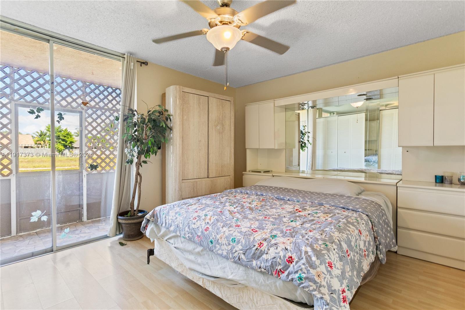 SUNRISE LAKES 112 CONDO - Residential