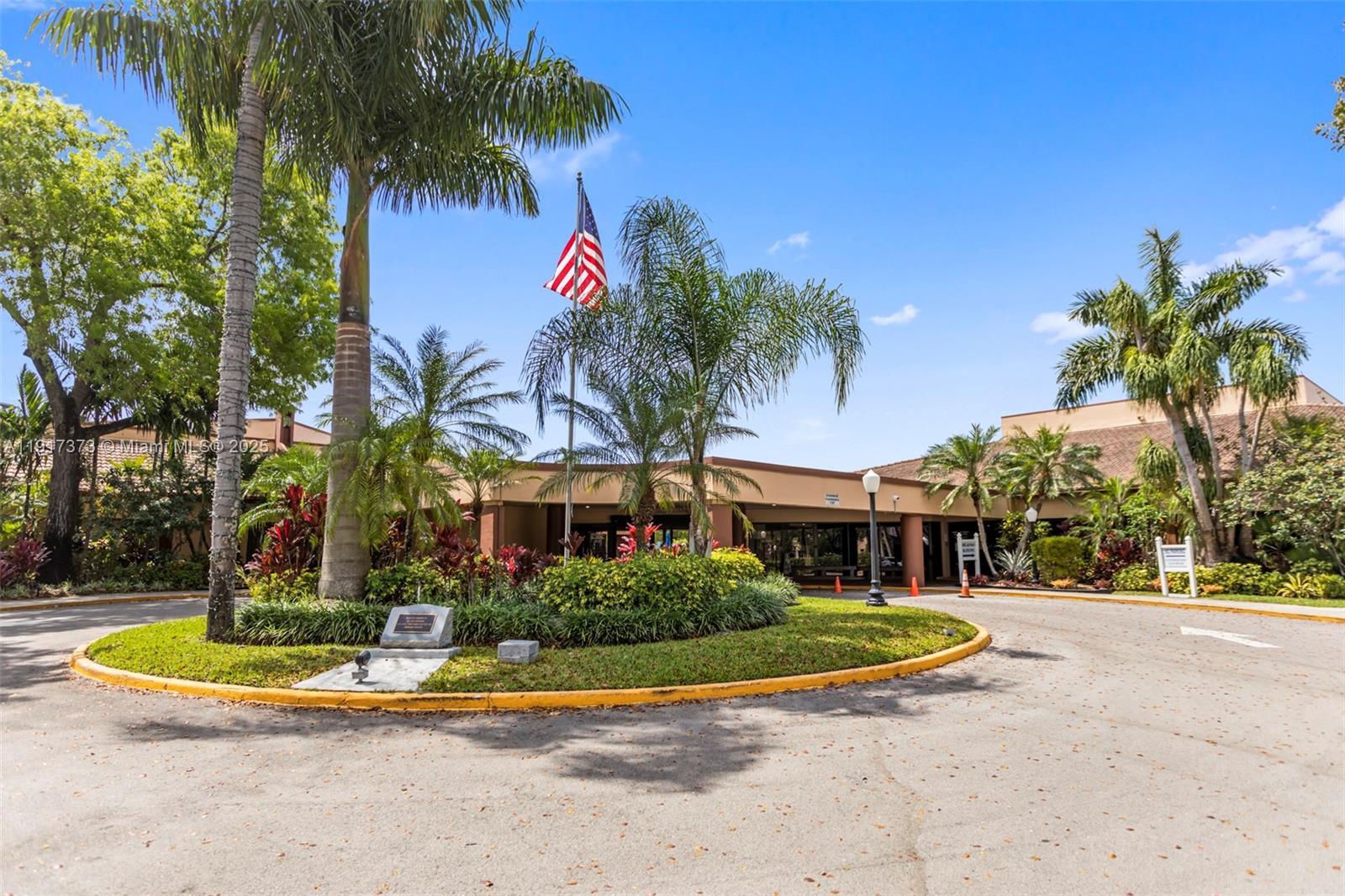 SUNRISE LAKES 112 CONDO - Residential