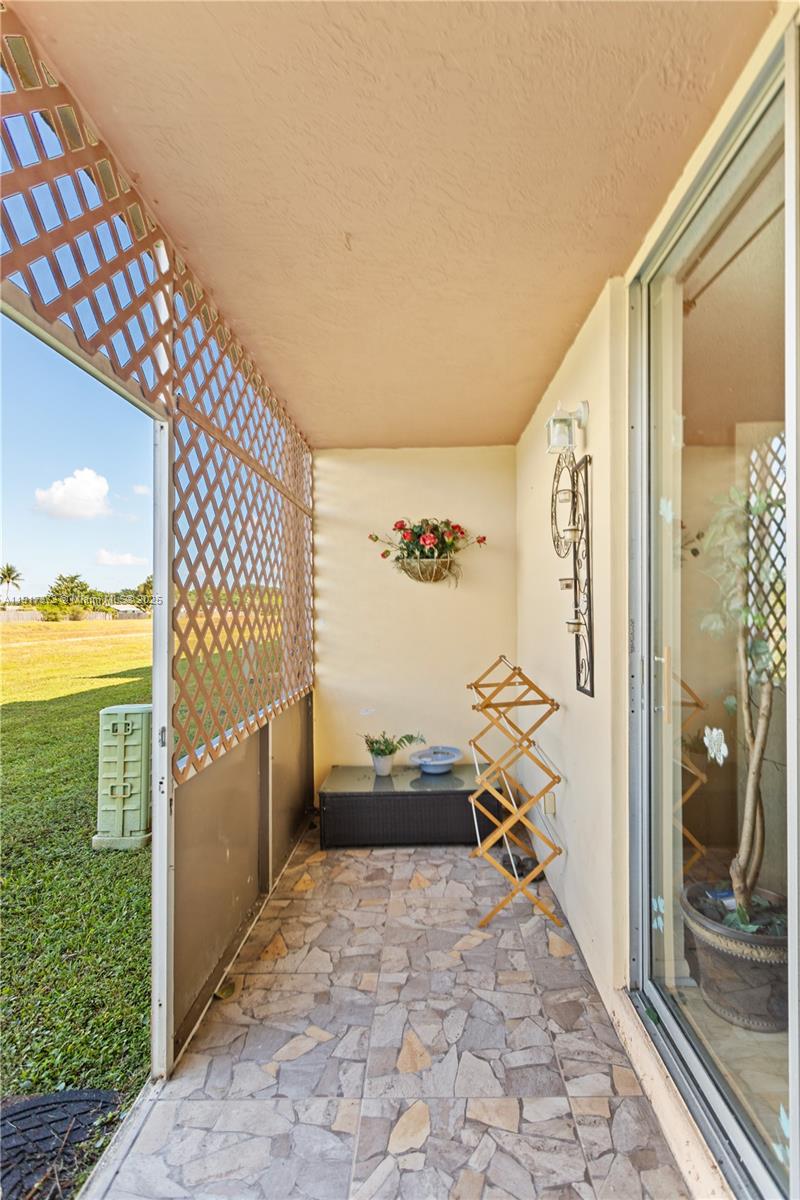 SUNRISE LAKES 112 CONDO - Residential