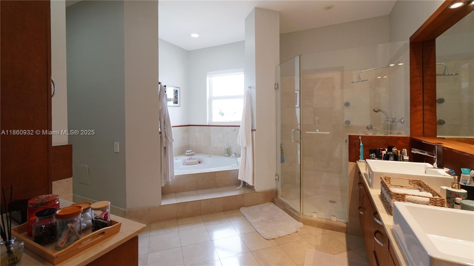 DORAL ISLES MEDITERRANEA - Residential Lease