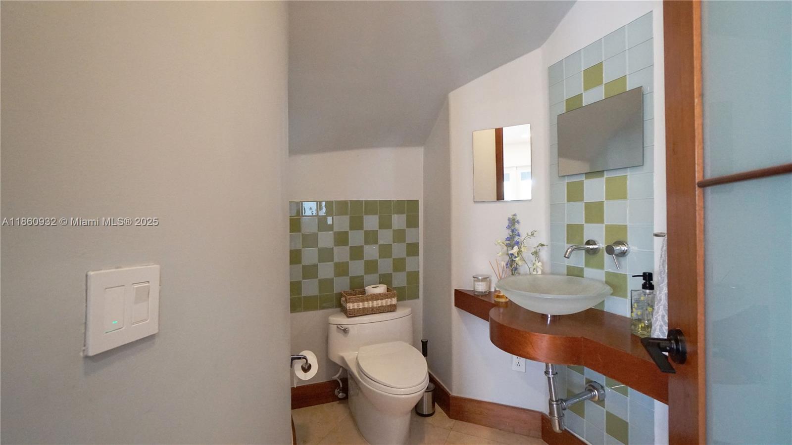 DORAL ISLES MEDITERRANEA - Residential Lease