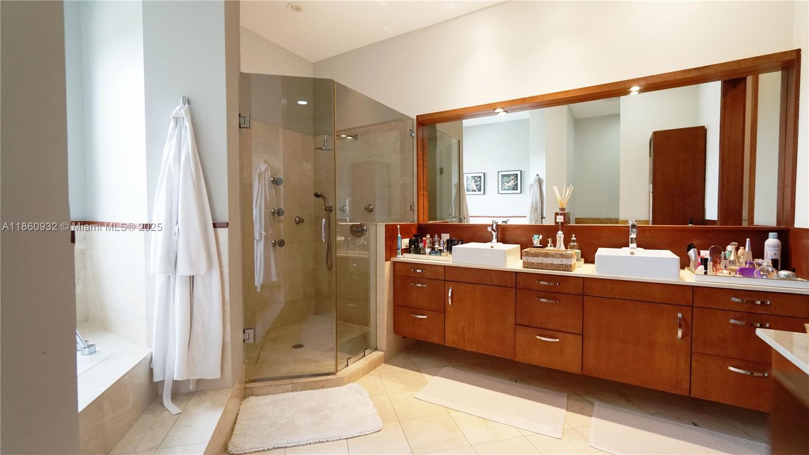 DORAL ISLES MEDITERRANEA - Residential Lease