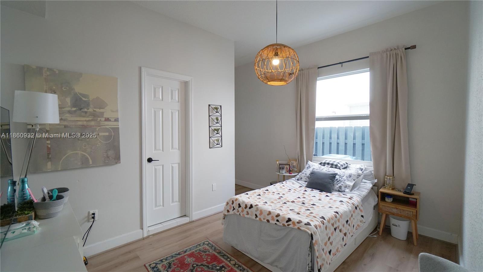 DORAL ISLES MEDITERRANEA - Residential Lease