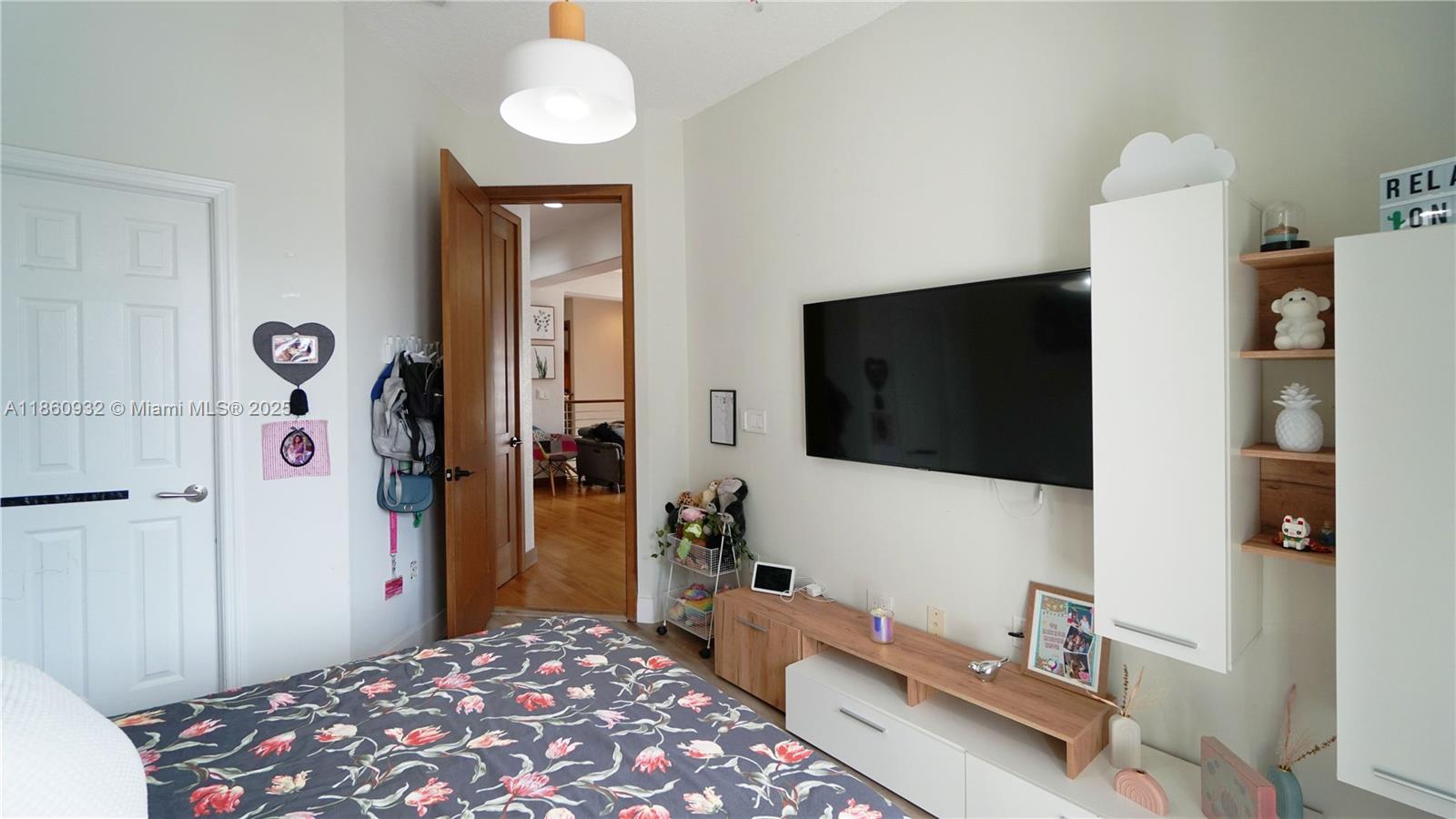 DORAL ISLES MEDITERRANEA - Residential Lease