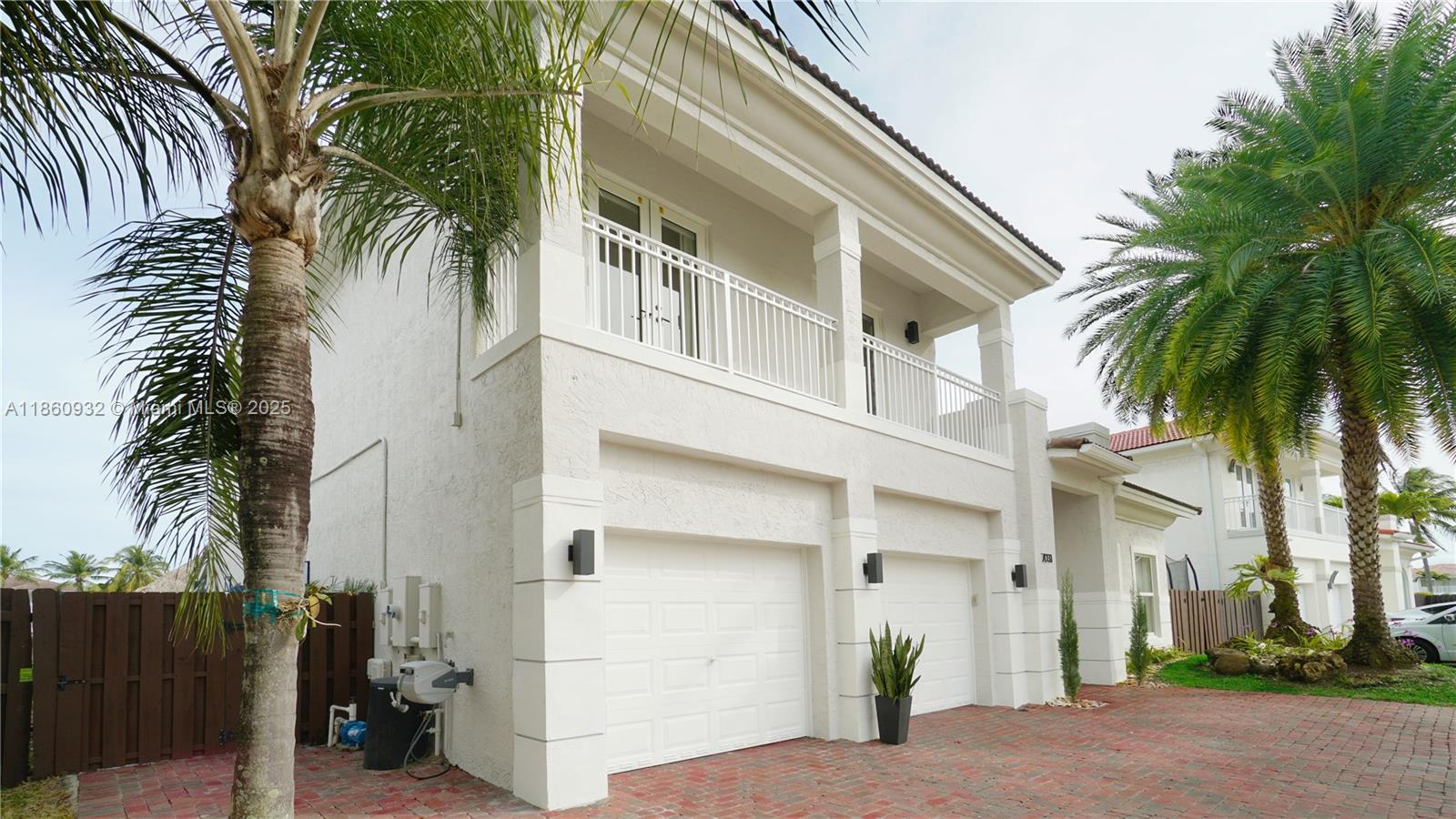 DORAL ISLES MEDITERRANEA - Residential Lease