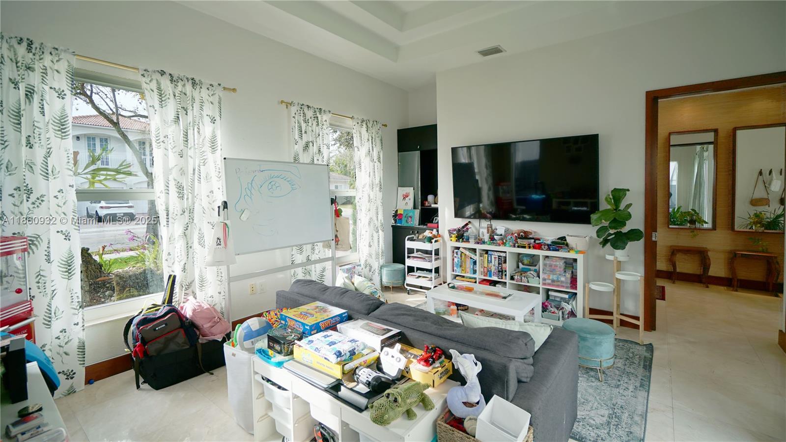 DORAL ISLES MEDITERRANEA - Residential Lease