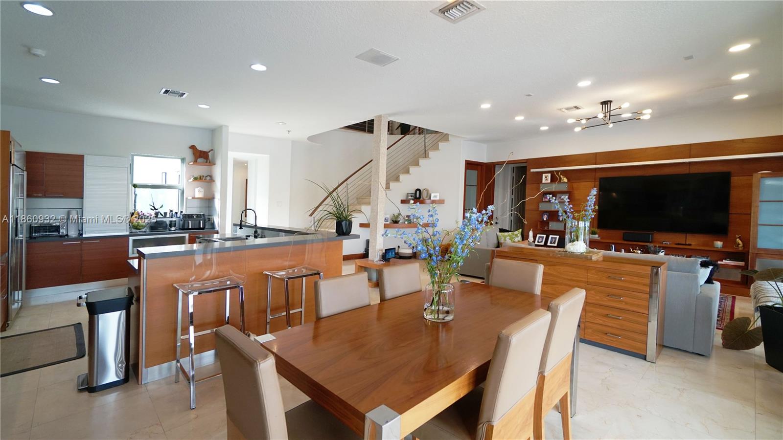 DORAL ISLES MEDITERRANEA - Residential Lease