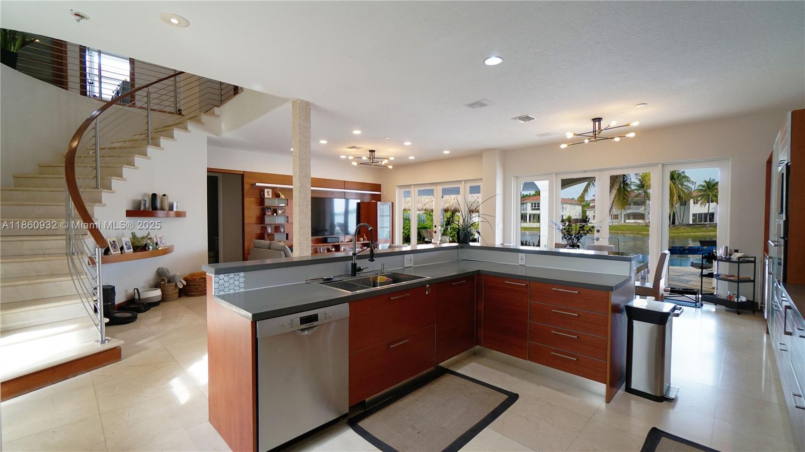 DORAL ISLES MEDITERRANEA - Residential Lease