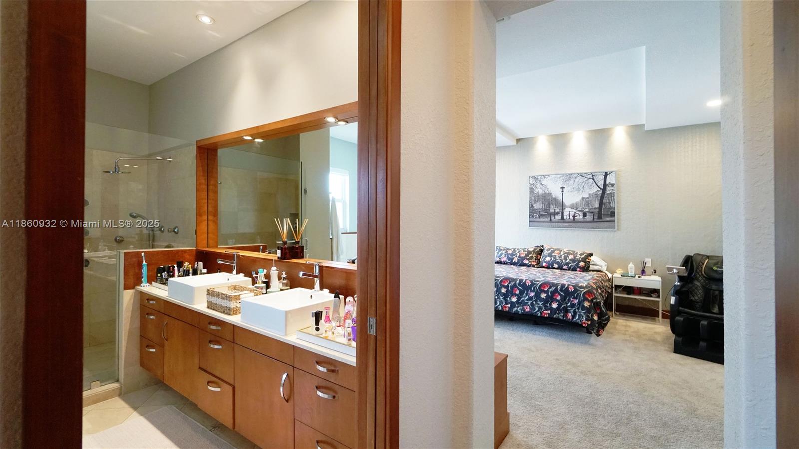 DORAL ISLES MEDITERRANEA - Residential Lease