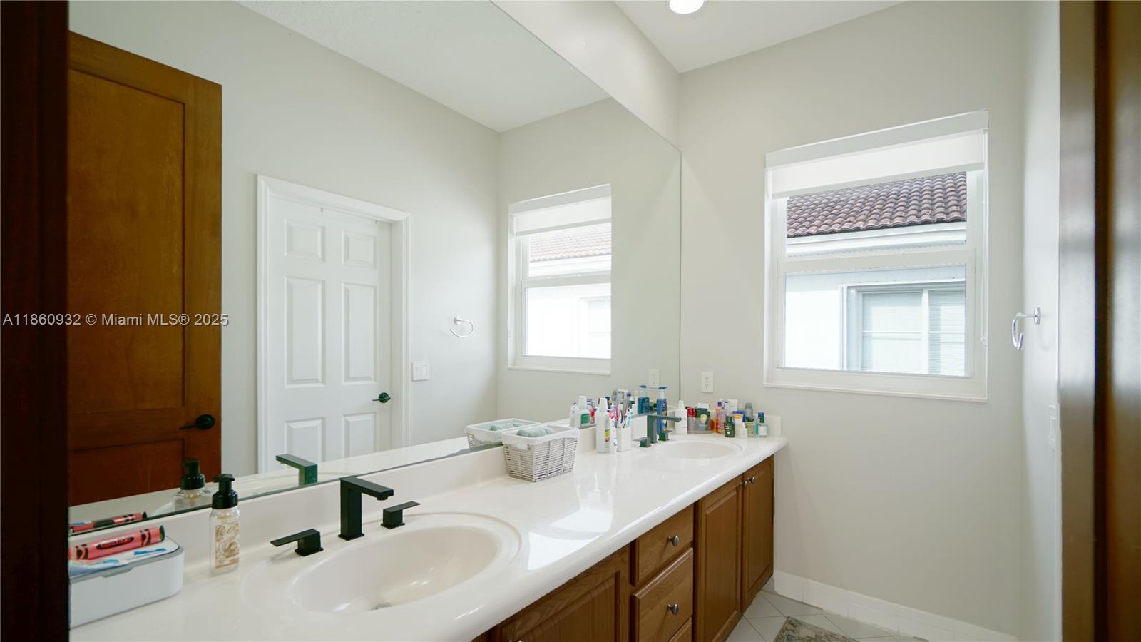 DORAL ISLES MEDITERRANEA - Residential Lease