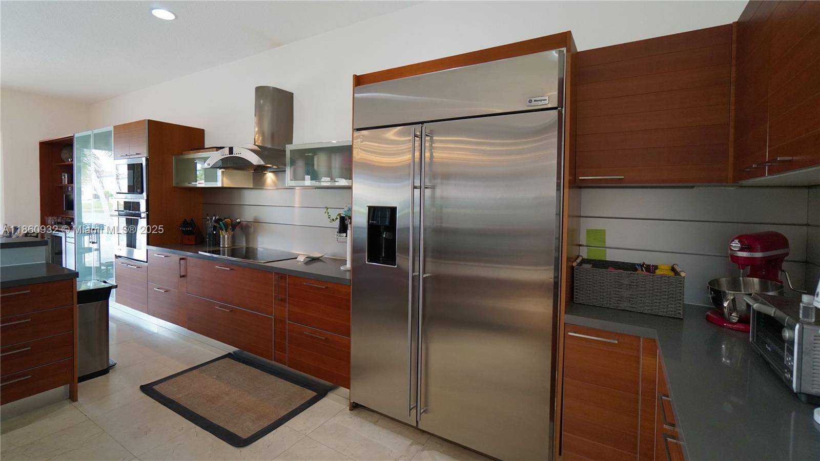 DORAL ISLES MEDITERRANEA - Residential Lease